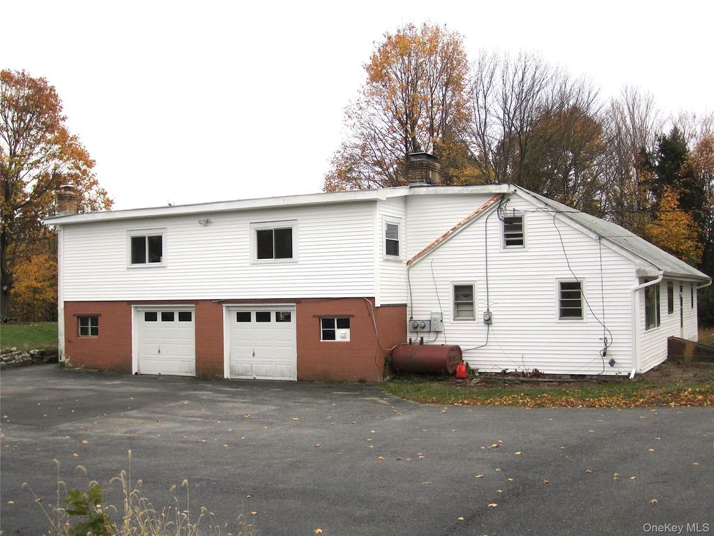 216 A and 216 B Hobbs Lane, Clinton Corners, NY 12514