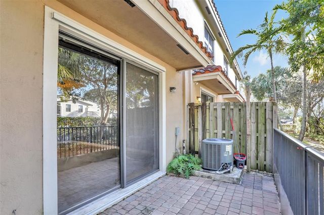 5887 NW 56th Place 5887, Tamarac, FL 33319