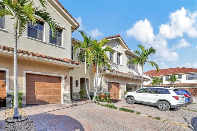 5887 NW 56th Place 5887, Tamarac, FL 33319