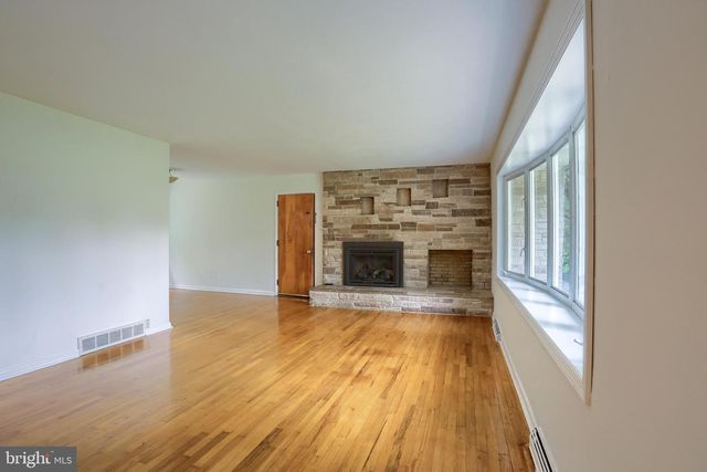 238 HALDEMAN AVE, New Cumberland, PA 17070