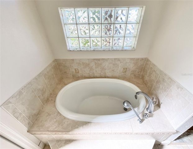 1828 OSPREY LANE, Lutz, FL 33549