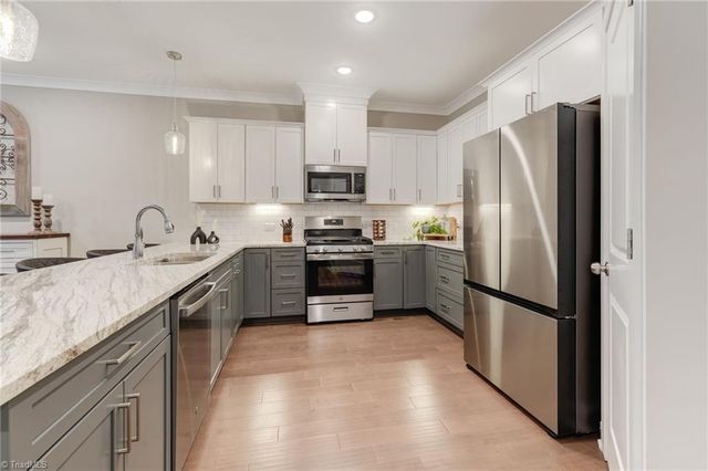 7010 Westfield Village Circle, Summerfield, NC 27358