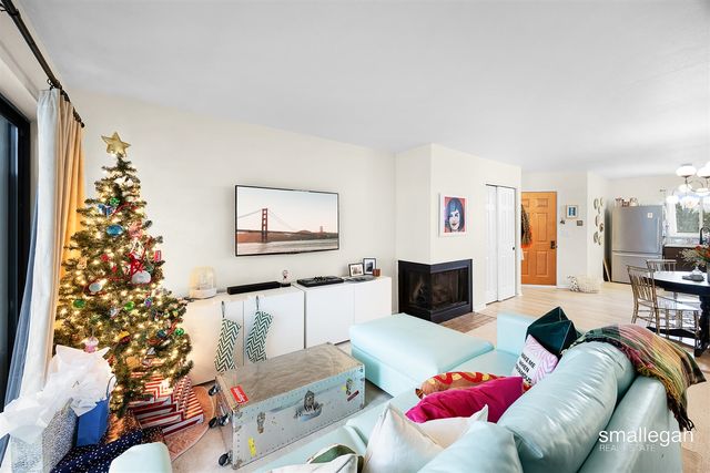 3406 Devonwood Hills E, Grand Rapids, MI 49525