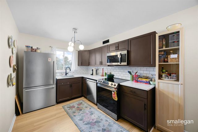 3406 Devonwood Hills E, Grand Rapids, MI 49525