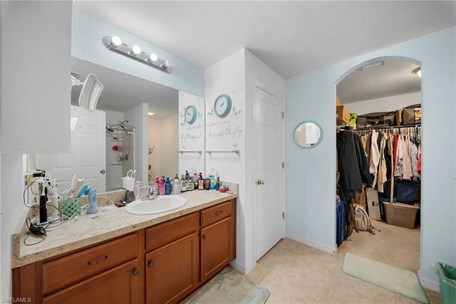 724 Evening Shade LN, Lehigh Acres, FL 33974