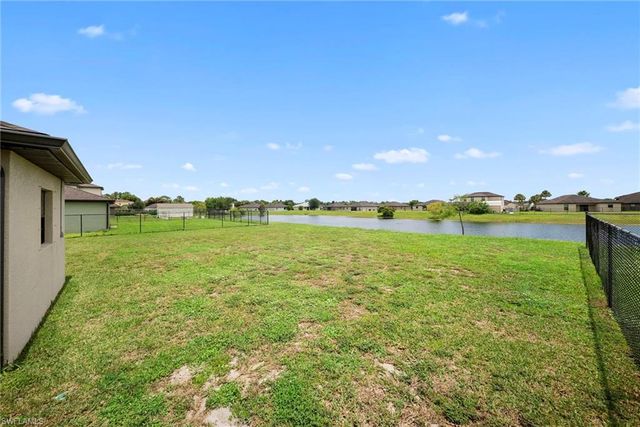724 Evening Shade LN, Lehigh Acres, FL 33974