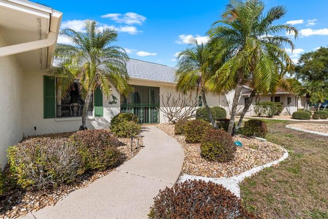 2111 W VIEW DRIVE, Sun City Center, FL 33573