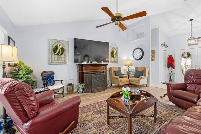 2111 W VIEW DRIVE, Sun City Center, FL 33573