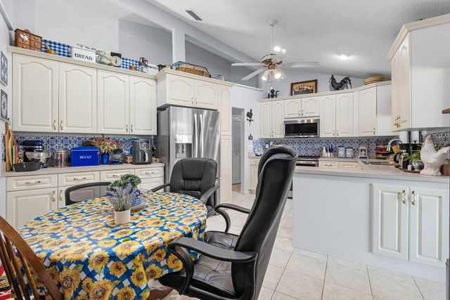 2111 W VIEW DRIVE, Sun City Center, FL 33573