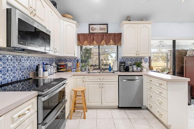 2111 W VIEW DRIVE, Sun City Center, FL 33573