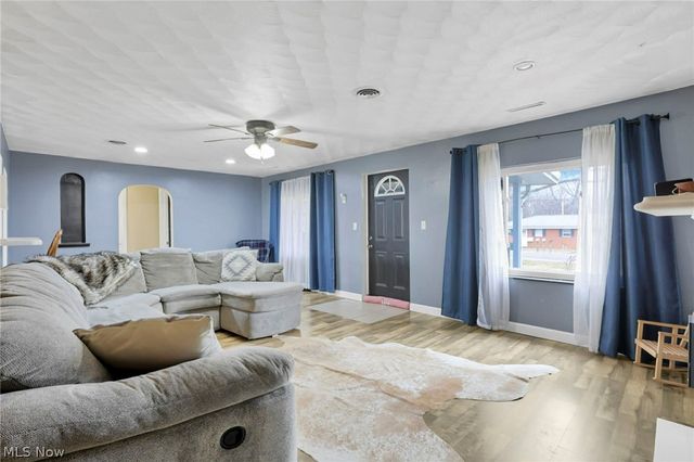 3900 Chandlersville Road, Zanesville, OH 43701