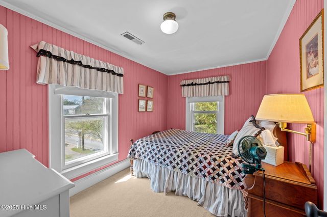 506 Broad Street, Oriental, NC 28571