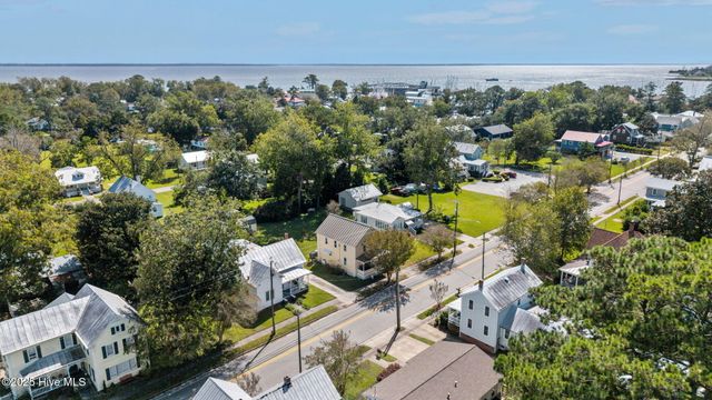 506 Broad Street, Oriental, NC 28571