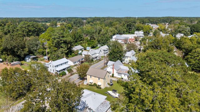 506 Broad Street, Oriental, NC 28571