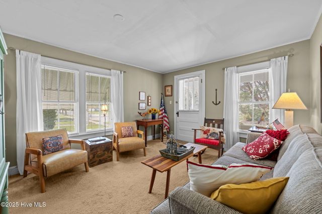 506 Broad Street, Oriental, NC 28571