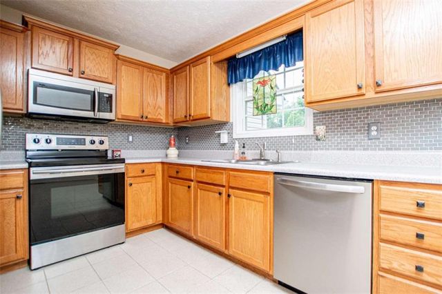 476 W West Wind Drive W, Villa Rica, GA 30180