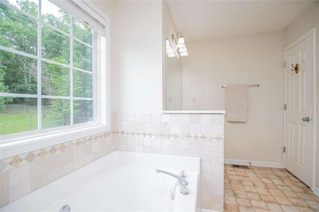 476 W West Wind Drive W, Villa Rica, GA 30180