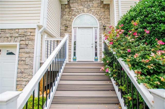476 W West Wind Drive W, Villa Rica, GA 30180