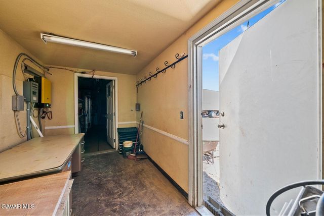 Sierra Hwy, Mojave, CA 93501