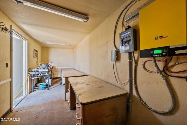 Sierra Hwy, Mojave, CA 93501