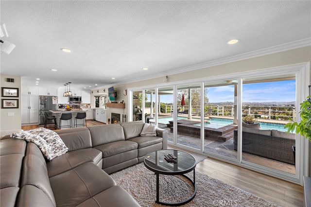 26692 Valpariso, Mission Viejo, CA 92691
