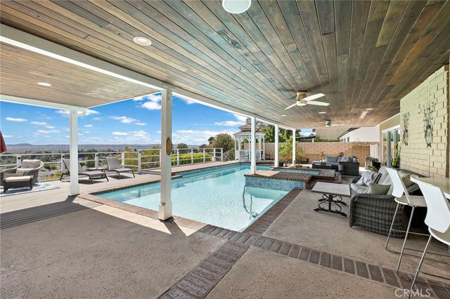 26692 Valpariso, Mission Viejo, CA 92691