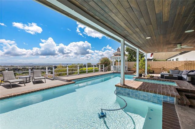 26692 Valpariso, Mission Viejo, CA 92691