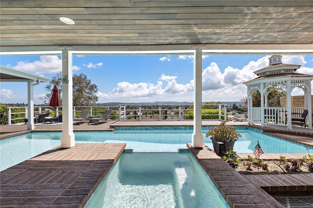 26692 Valpariso, Mission Viejo, CA 92691