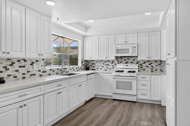 7950 Olivia Way, Riverside, CA 92509