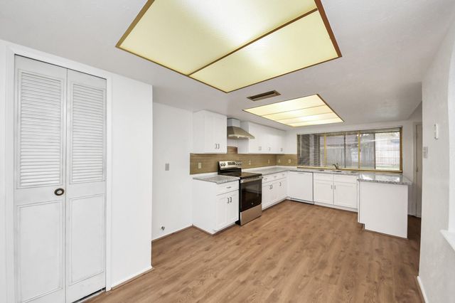 2223 Fairgreen Drive, Missouri City, TX 77489