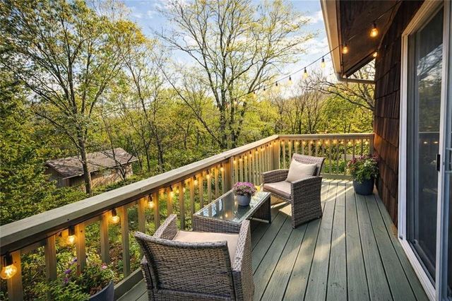 3907 NE Beach Road, Lee's Summit, MO 64064