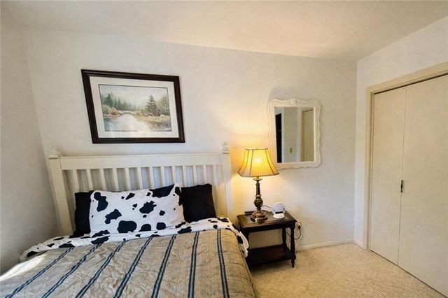 3907 NE Beach Road, Lee's Summit, MO 64064