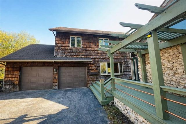 3907 NE Beach Road, Lee's Summit, MO 64064
