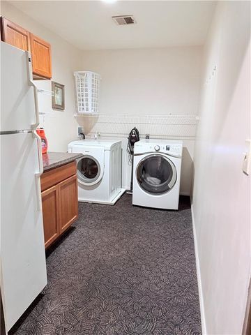 3907 NE Beach Road, Lee's Summit, MO 64064