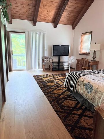 3907 NE Beach Road, Lee's Summit, MO 64064