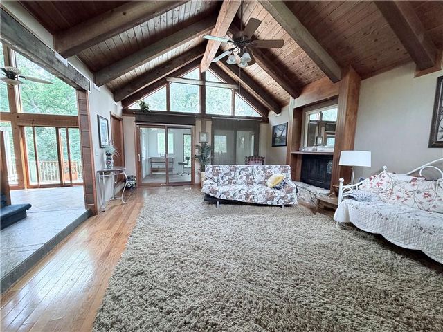 3907 NE Beach Road, Lee's Summit, MO 64064