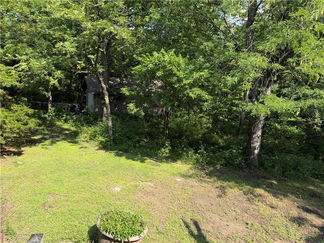 3907 NE Beach Road, Lee's Summit, MO 64064