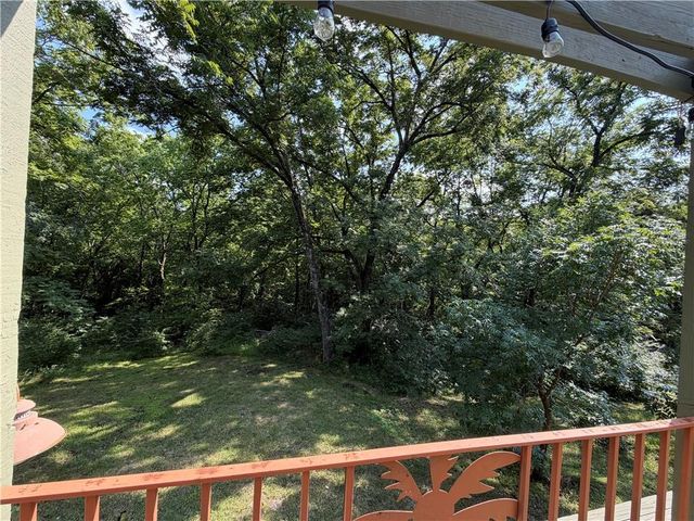 3907 NE Beach Road, Lee's Summit, MO 64064