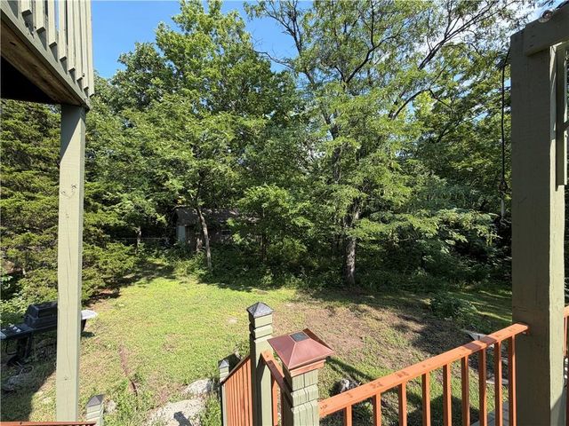 3907 NE Beach Road, Lee's Summit, MO 64064