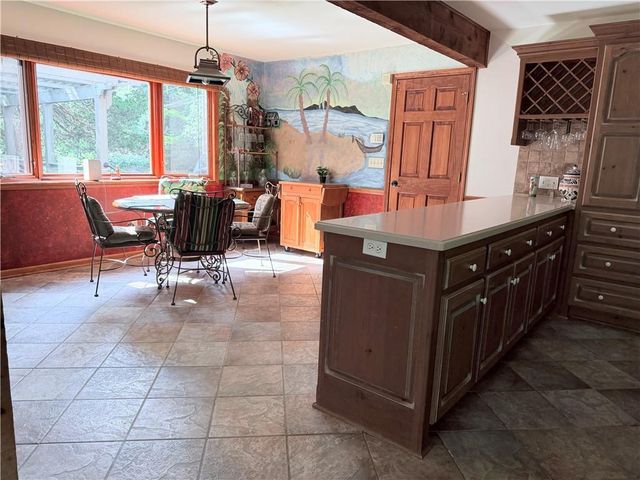 3907 NE Beach Road, Lee's Summit, MO 64064