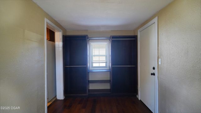 919 Jefferson Avenue, Joplin, MO 64801