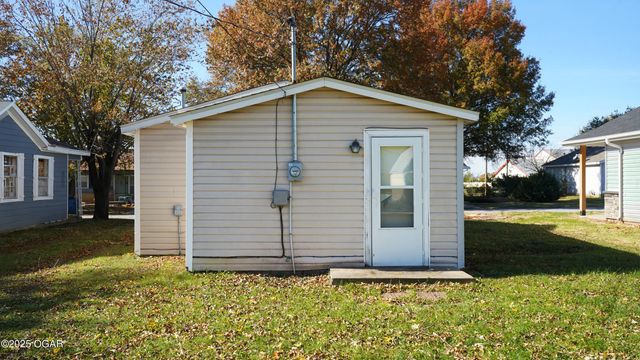 919 Jefferson Avenue, Joplin, MO 64801