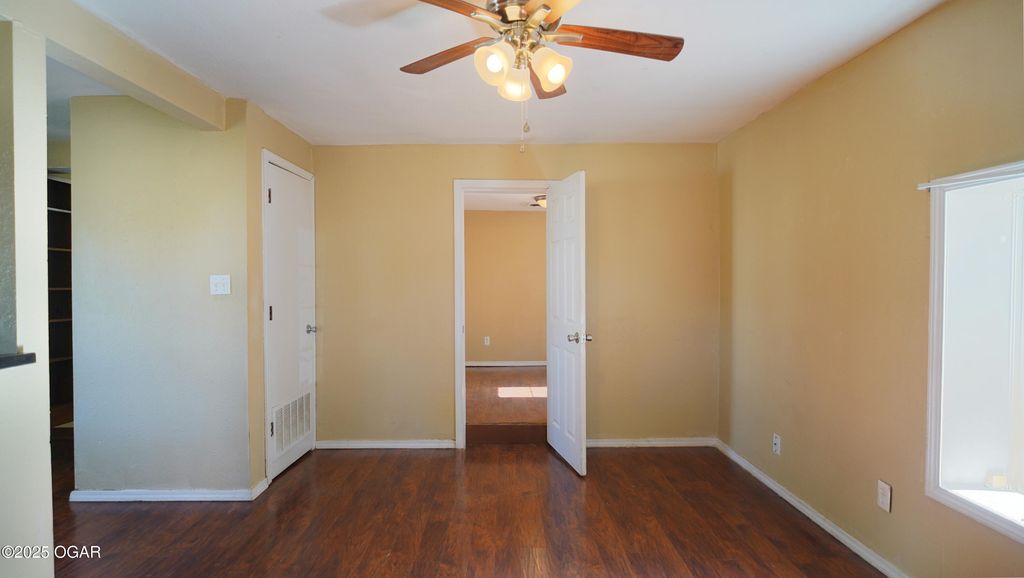 919 Jefferson Avenue, Joplin, MO 64801