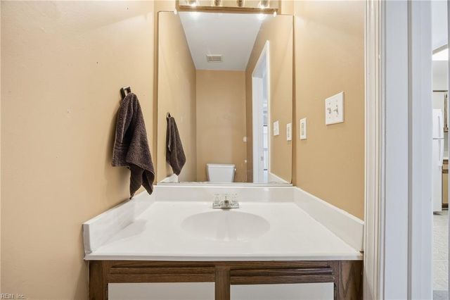 1100 E Ocean View Ave Apt 1, Norfolk, VA 23503