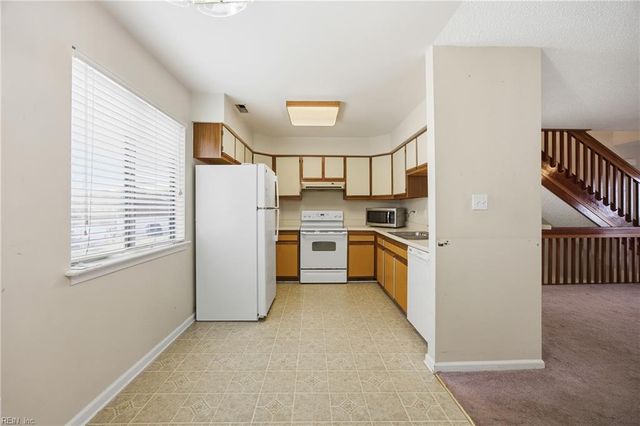 1100 E Ocean View Ave Apt 1, Norfolk, VA 23503