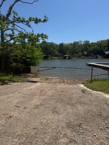 000 Carolynn Rd., Mabank, TX 75156