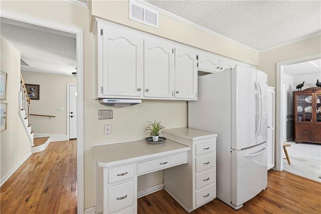 11602 W 99th Place, Overland Park, KS 66214