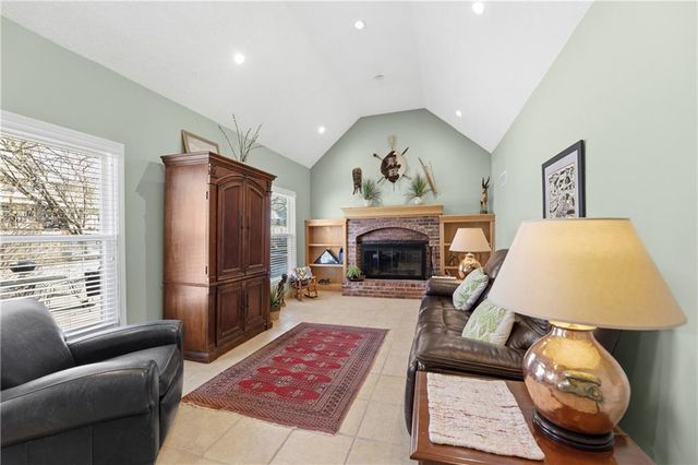 11602 W 99th Place, Overland Park, KS 66214