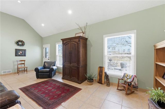 11602 W 99th Place, Overland Park, KS 66214