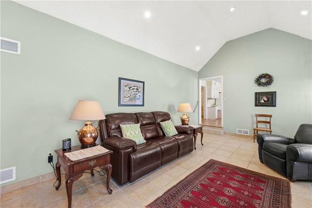 11602 W 99th Place, Overland Park, KS 66214